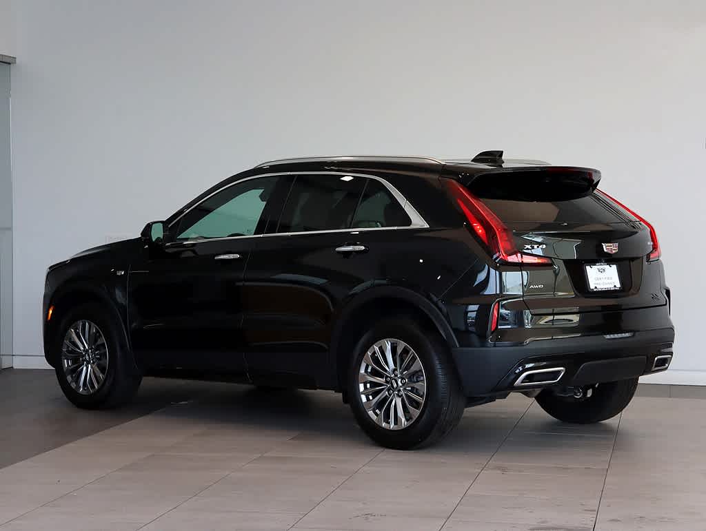 2024 Cadillac XT4 Premium Luxury photo 2