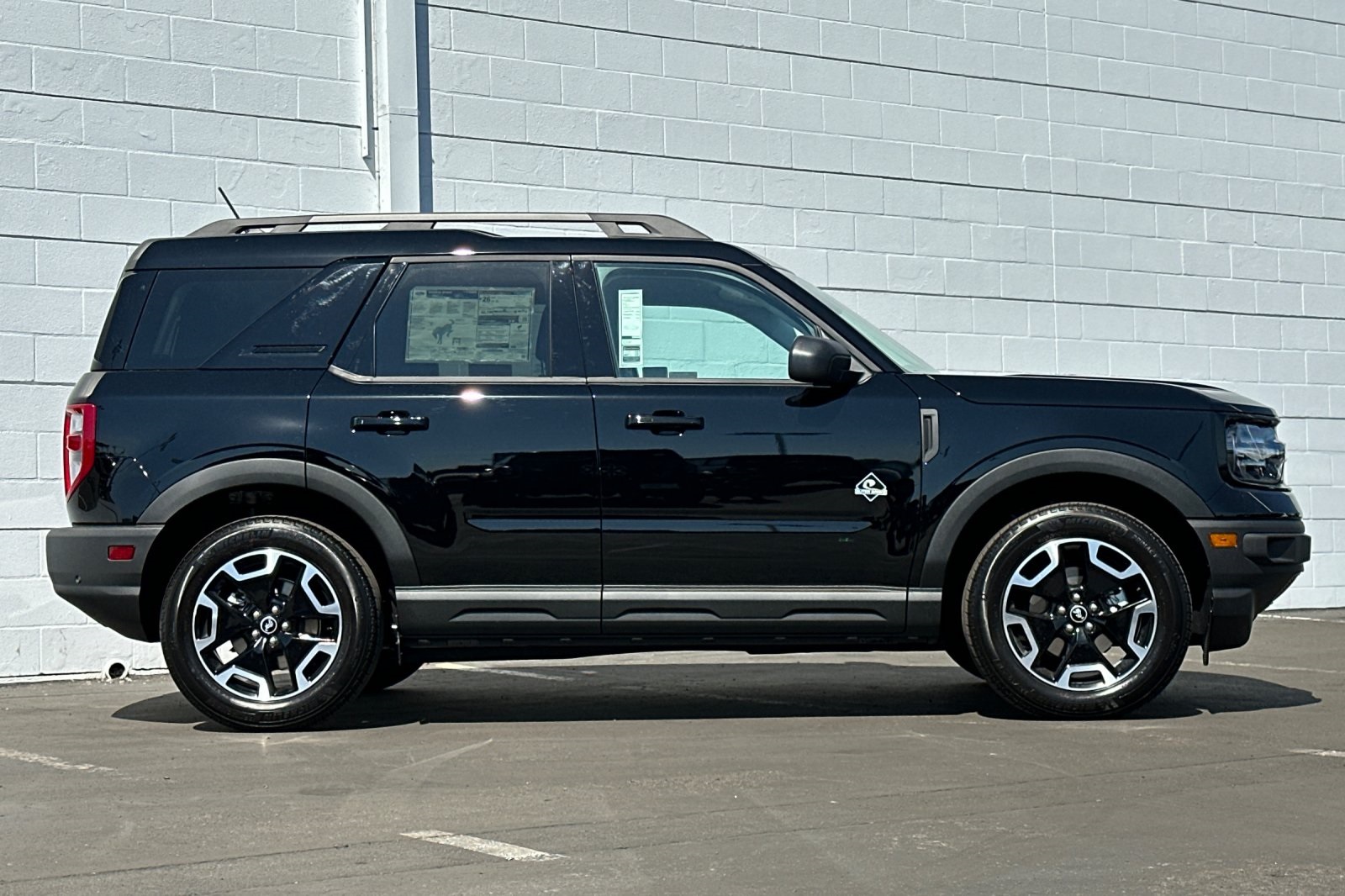 2024 Ford Bronco Sport Outer Banks photo 2