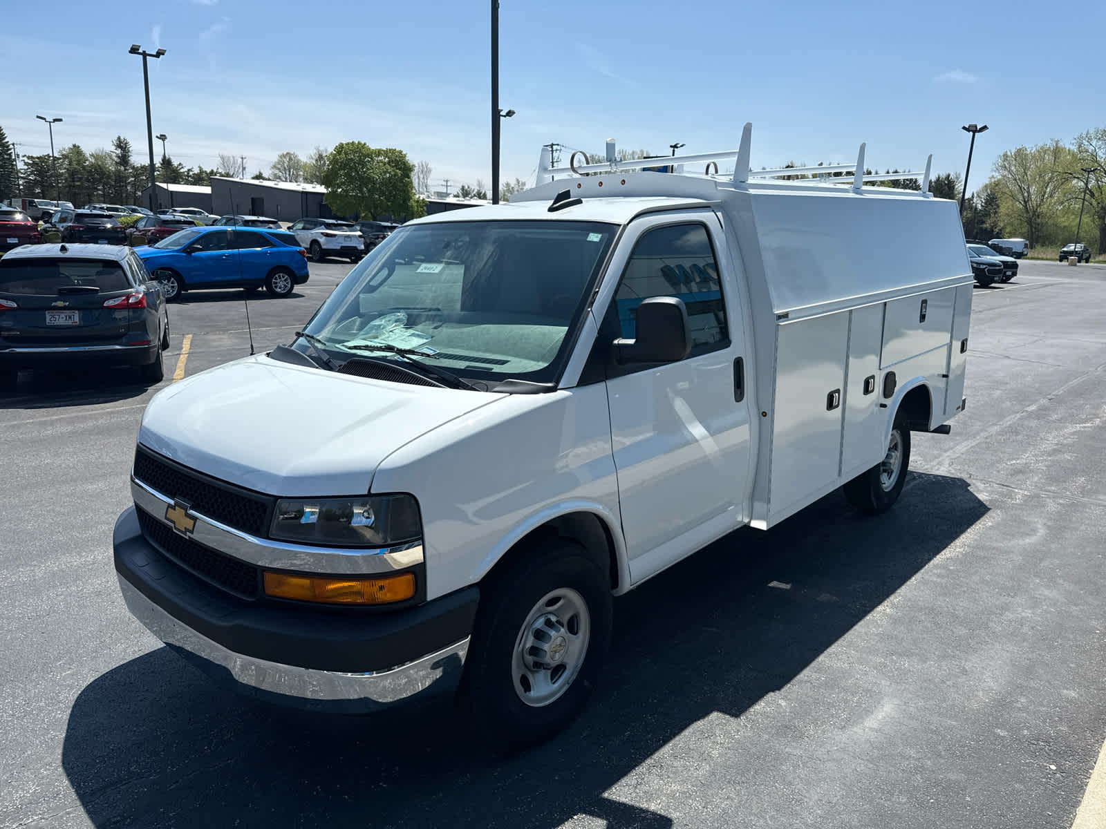 2024 Chevrolet Express Cutaway Base photo 2