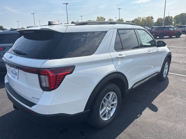 2025 Ford Explorer photo 13