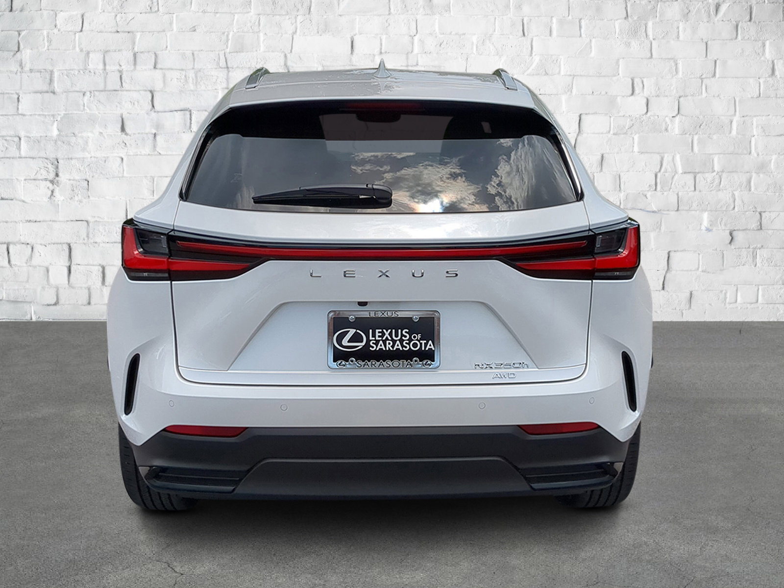 2025 Lexus NX 350h photo 5