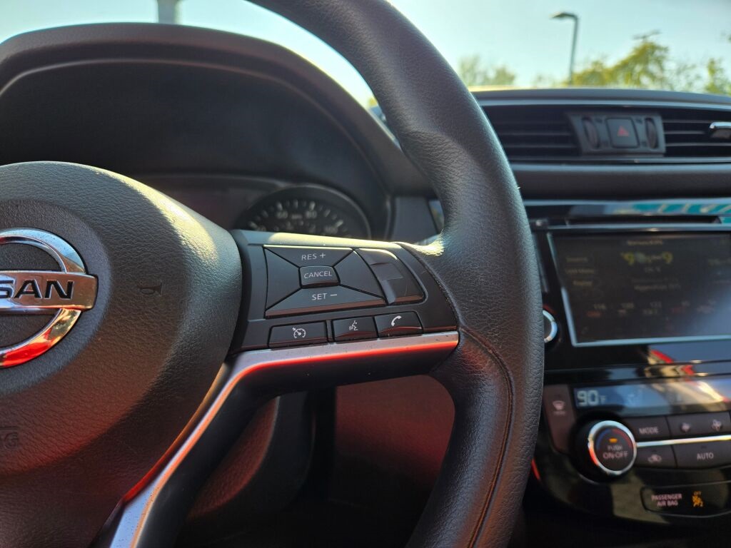 2019 Nissan Rogue Sport SV photo 25