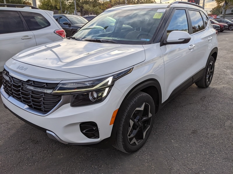 2024 Kia Seltos EX photo 4