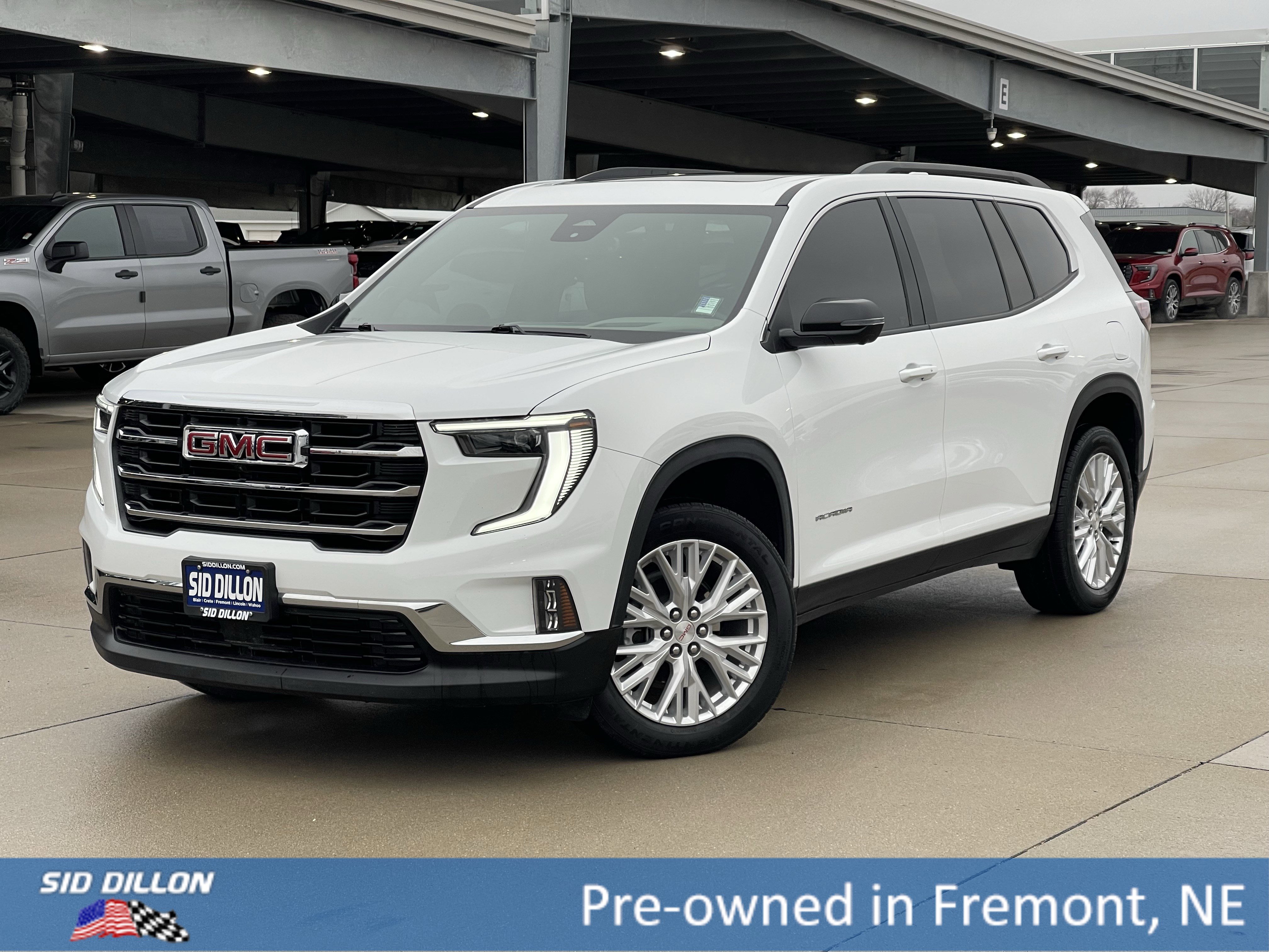 2024 GMC Acadia Elevation's photo