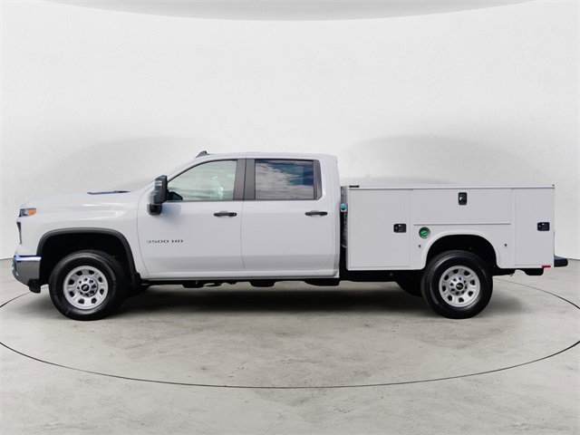 2024 Chevrolet Silverado 3500HD photo 2