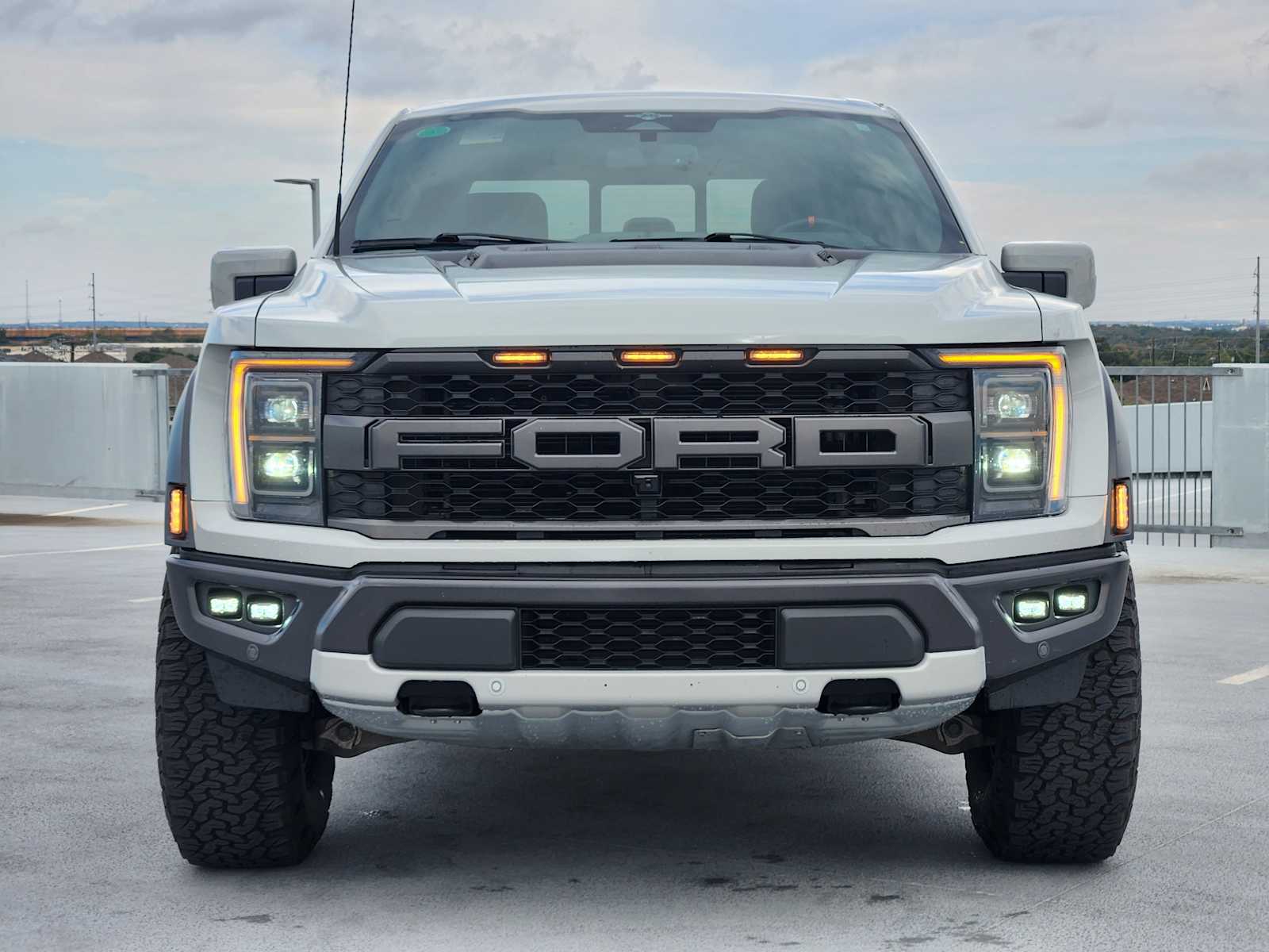 2023 Ford F-150 Raptor photo 2