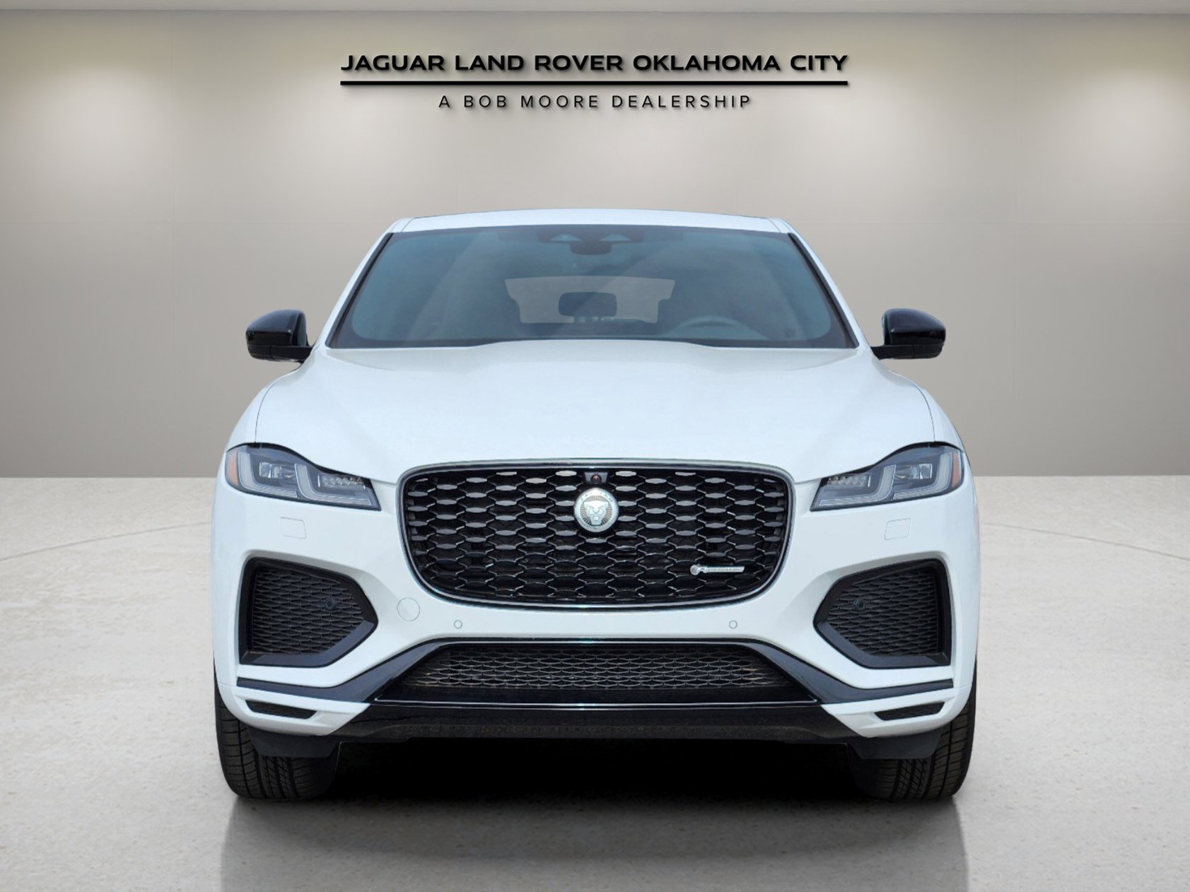 2025 Jaguar F-PACE P250 R-Dynamic S photo 2