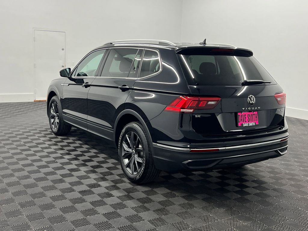 2022 Volkswagen Tiguan SE photo 3