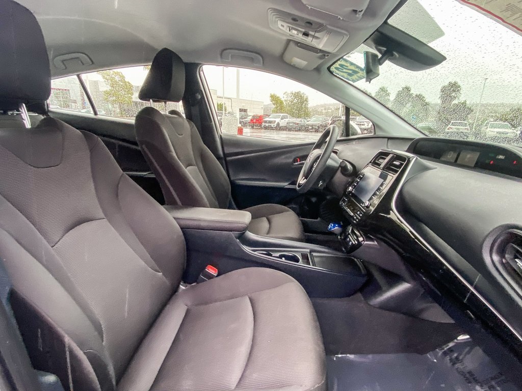 2022 Toyota Prius L photo 14