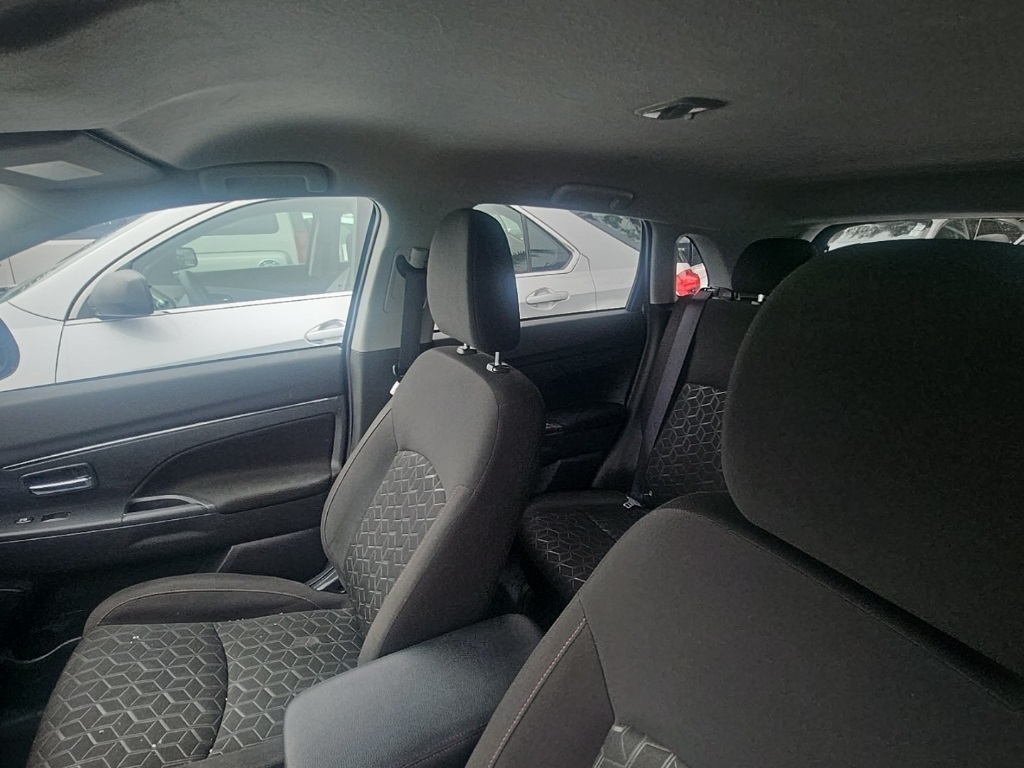 2023 Mitsubishi Outlander Sport SE photo 11