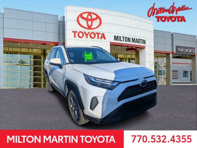2023 Toyota RAV4 XLE's photo