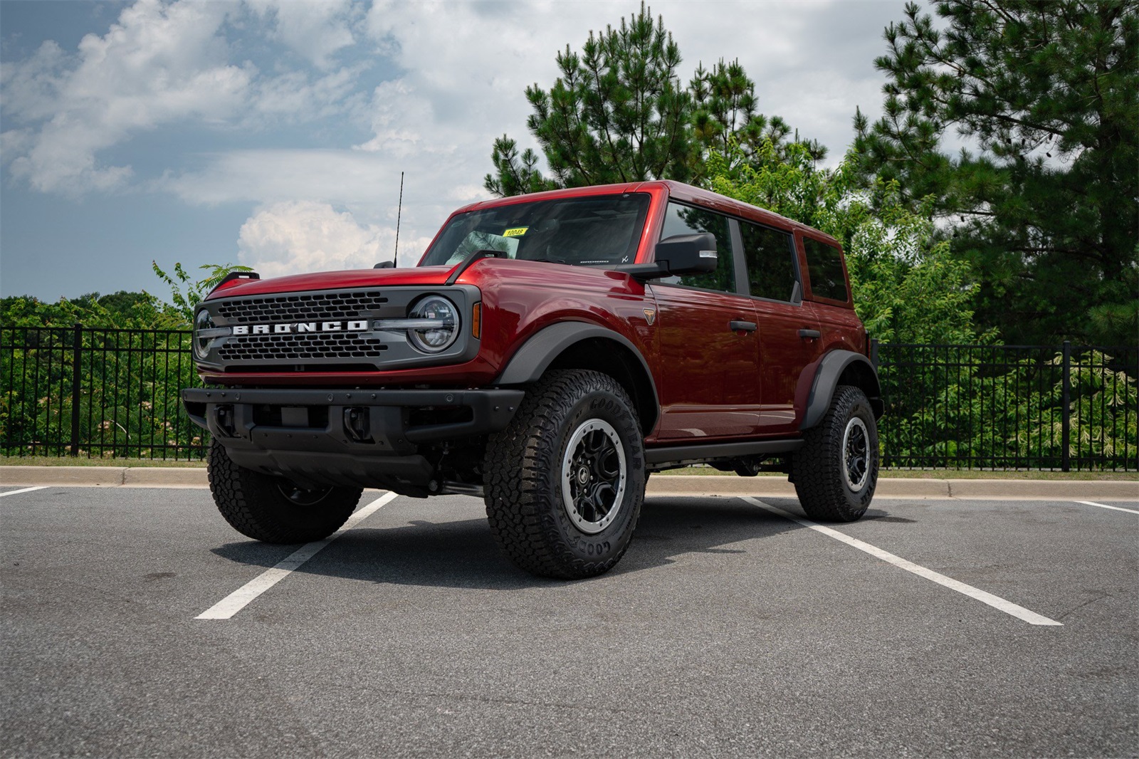 2025 Ford Bronco Badlands photo 2