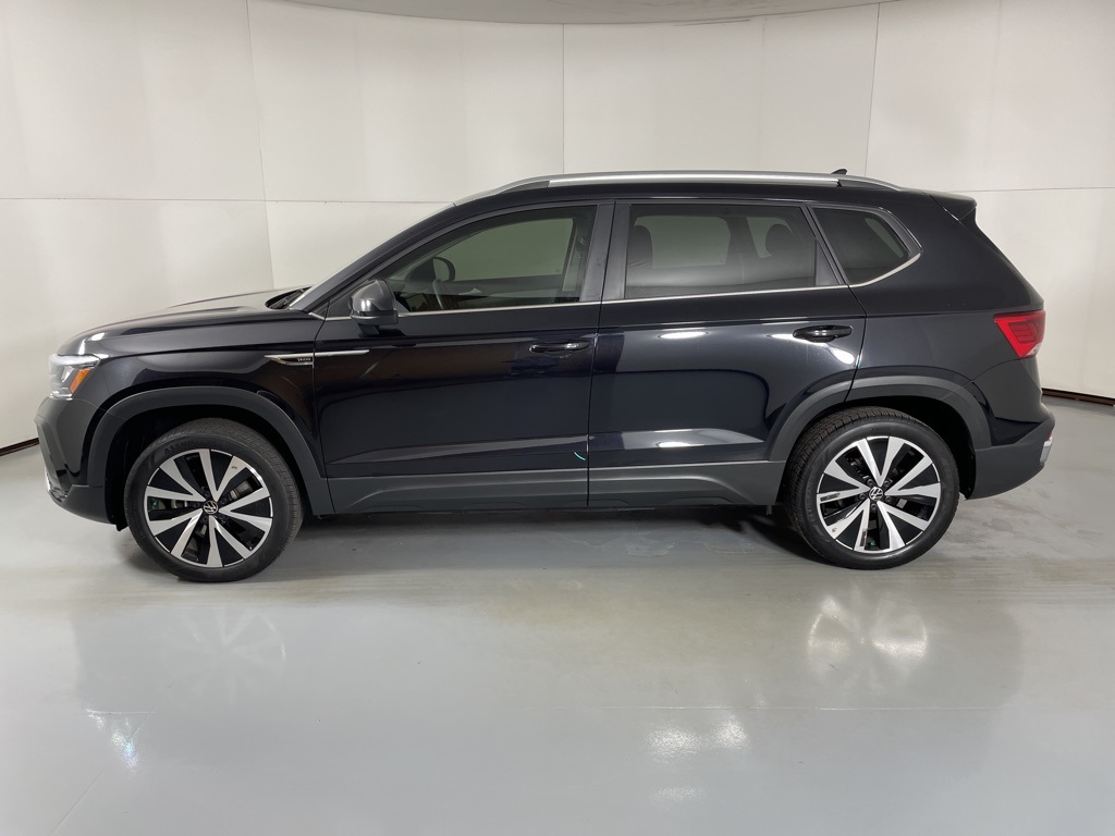 2024 Volkswagen Taos SE photo 4
