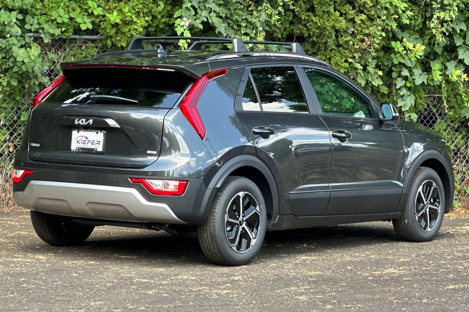 2025 Kia Niro EX Touring photo 2