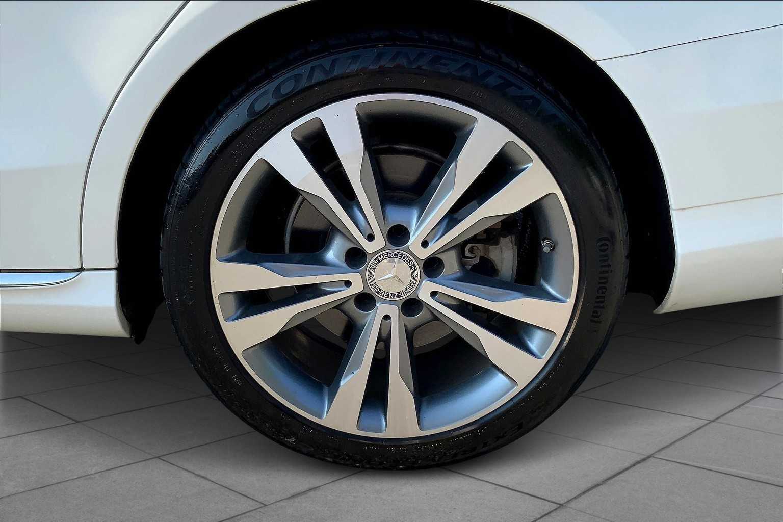 2015 Mercedes Benz C 300 4MATIC photo 9