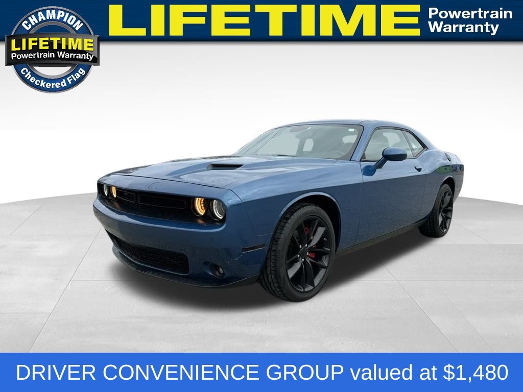2022 Dodge Challenger SXT's photo