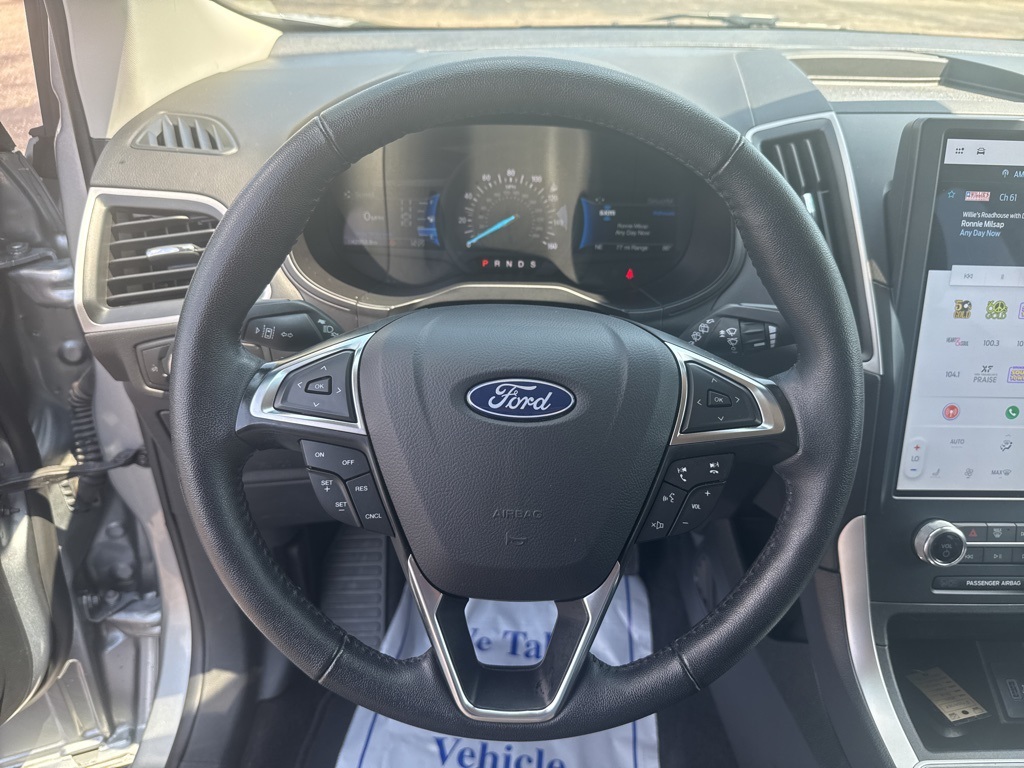 2024 Ford Edge SEL photo 3