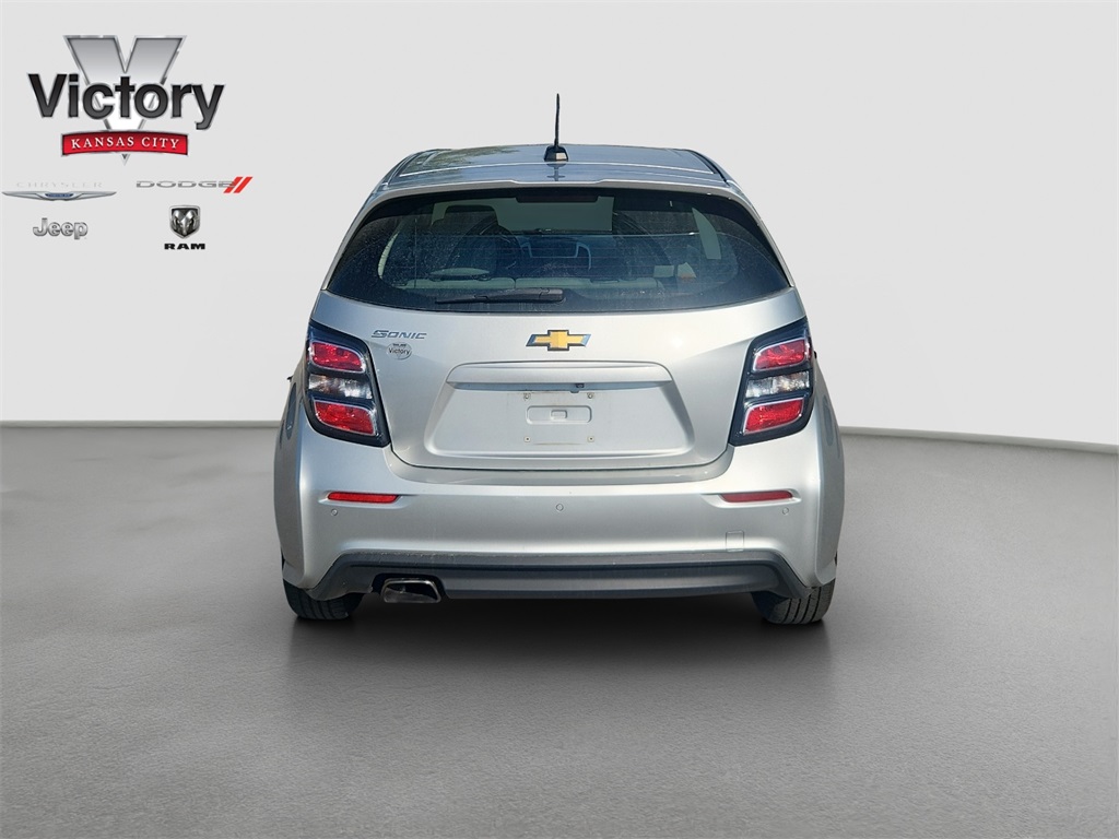 2020 Chevrolet Sonic LT photo 6