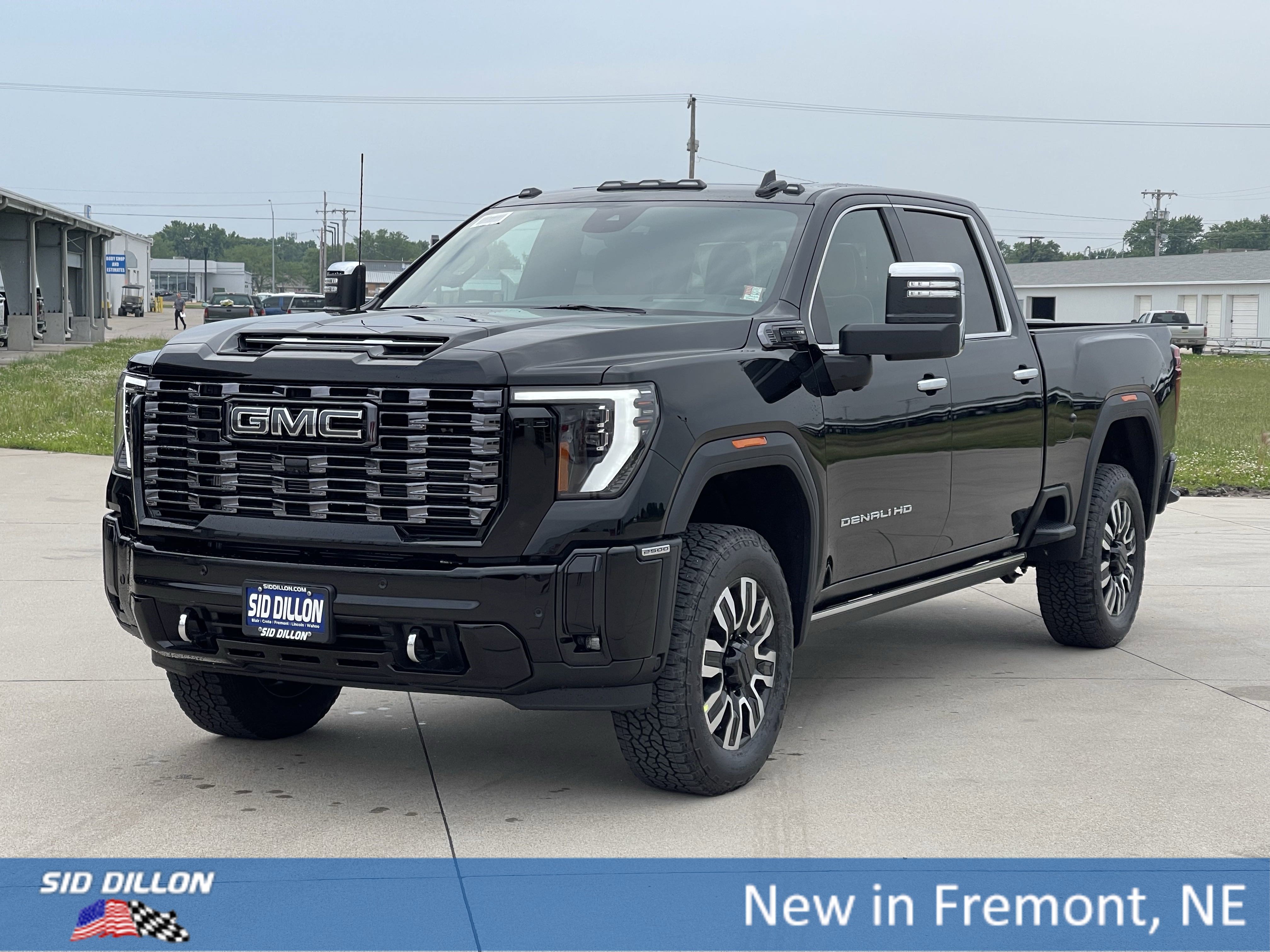 New 2025 GMC Sierra 2500 HD Denali Ultimate Crew Cab in