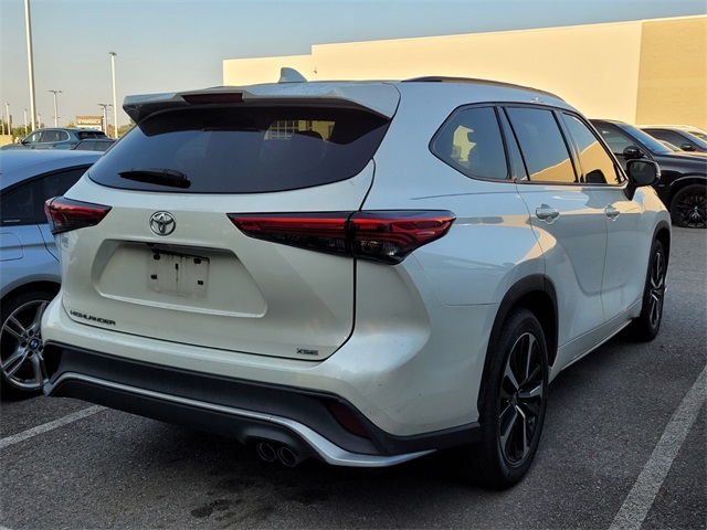 2021 Toyota Highlander XSE photo 2