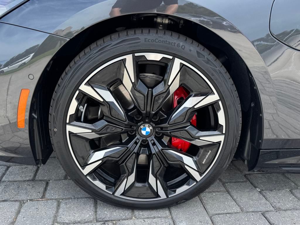 2026 Bmw 550e xDrive photo 13