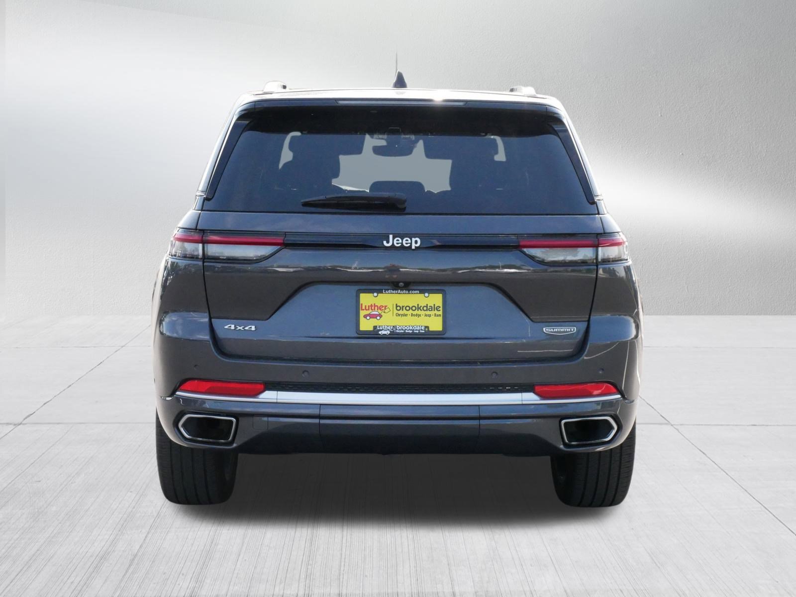 2022 Jeep Grand Cherokee Summit Reserve photo 3