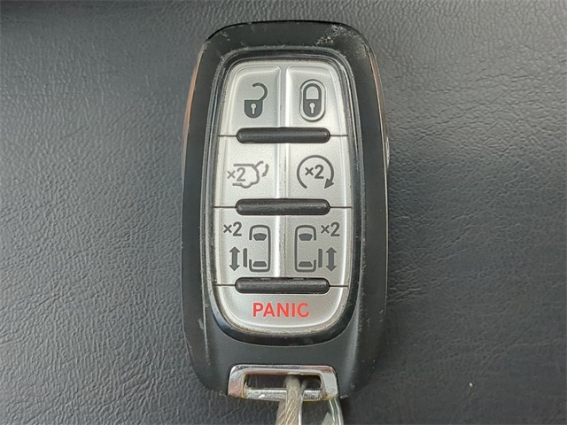 2023 Chrysler Pacifica Hybrid Touring L photo 31