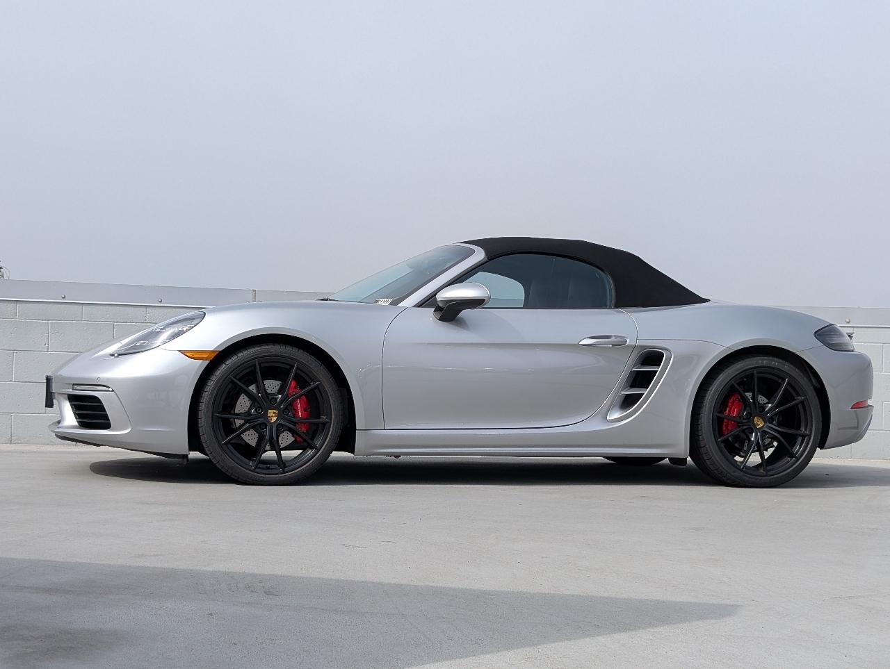 2019 Porsche Boxster S photo 2