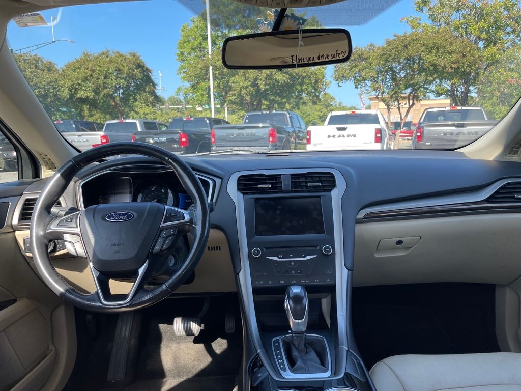 2013 Ford Fusion Hybrid SE photo 8