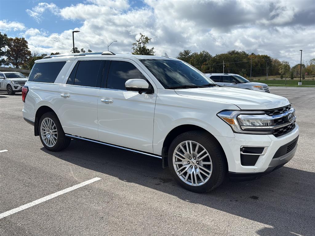 2024 Ford Expedition MAX Limited photo 2