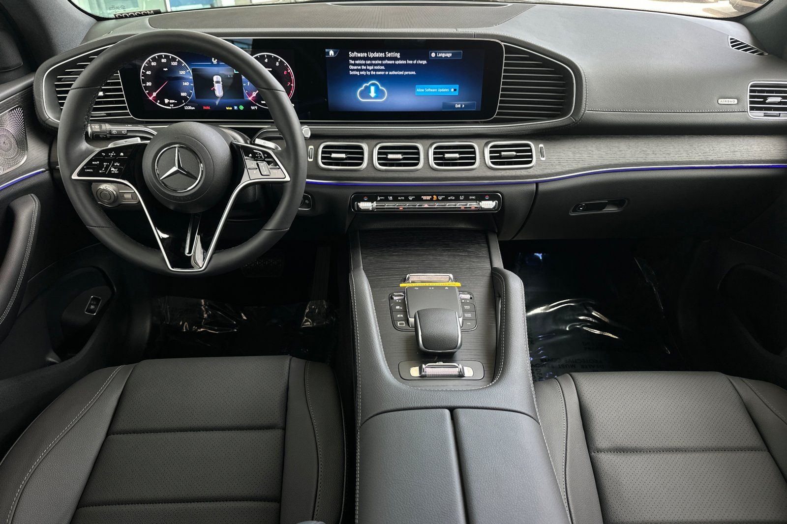 2025 Mercedes Benz GLS 450 4MATIC photo 2