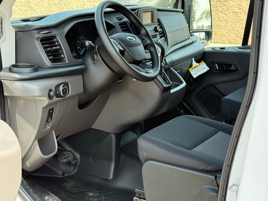 2025 Ford Transit photo 3