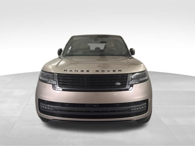 2025 Land Rover Range Rover SE photo 2