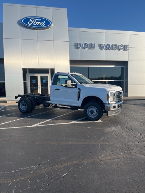 2026 Ford F-350 XL photo 2