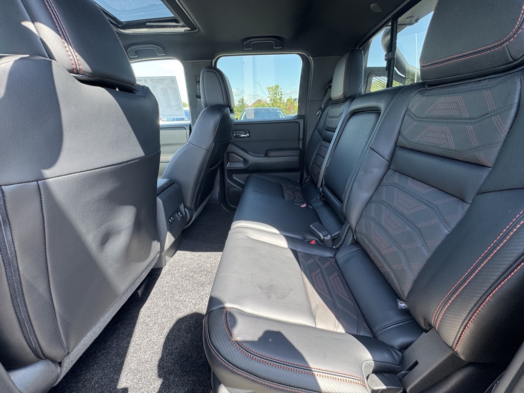 2025 Nissan Frontier PRO-4X photo 17
