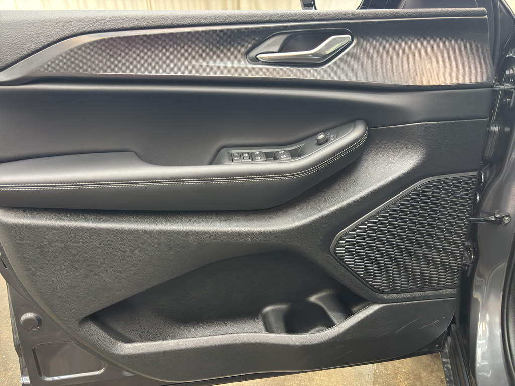 2025 Jeep Grand Cherokee Altitude X photo 12