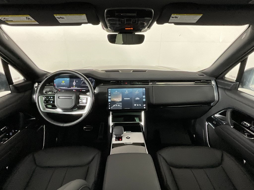 2025 Land Rover Range Rover SE photo 4
