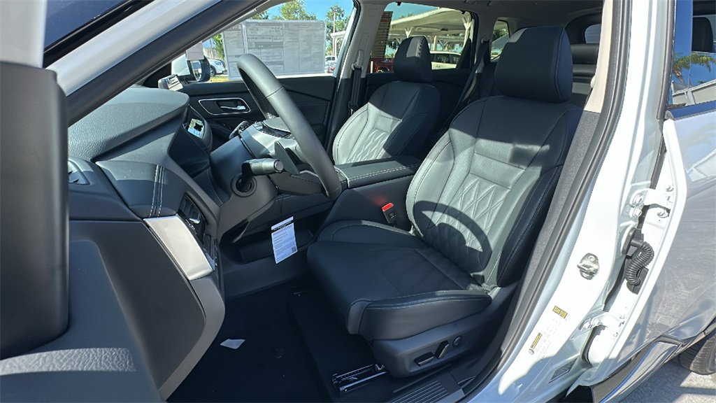 2025 Nissan Rogue Platinum photo 27