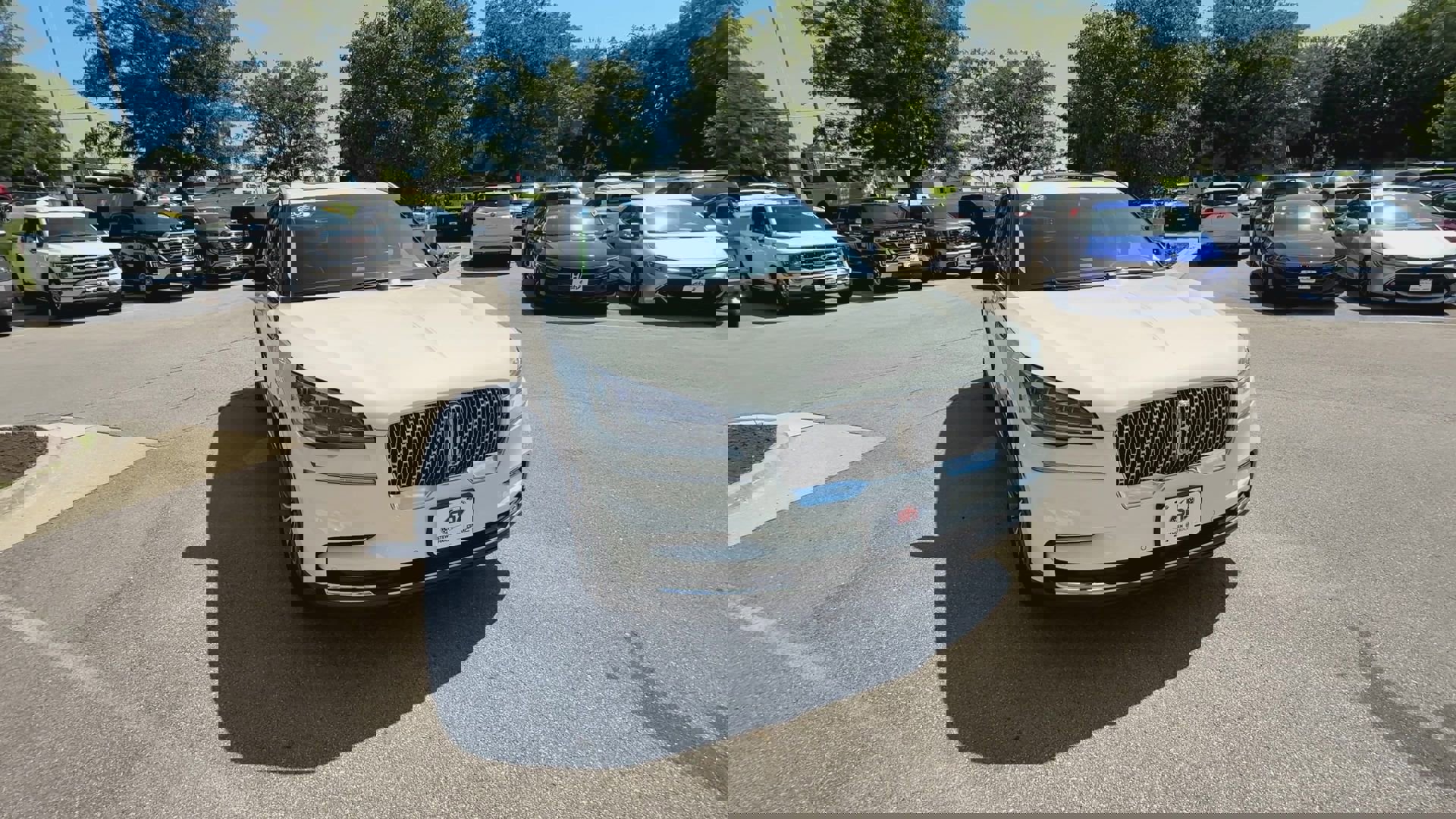 2023 Lincoln Aviator Reserve photo 2