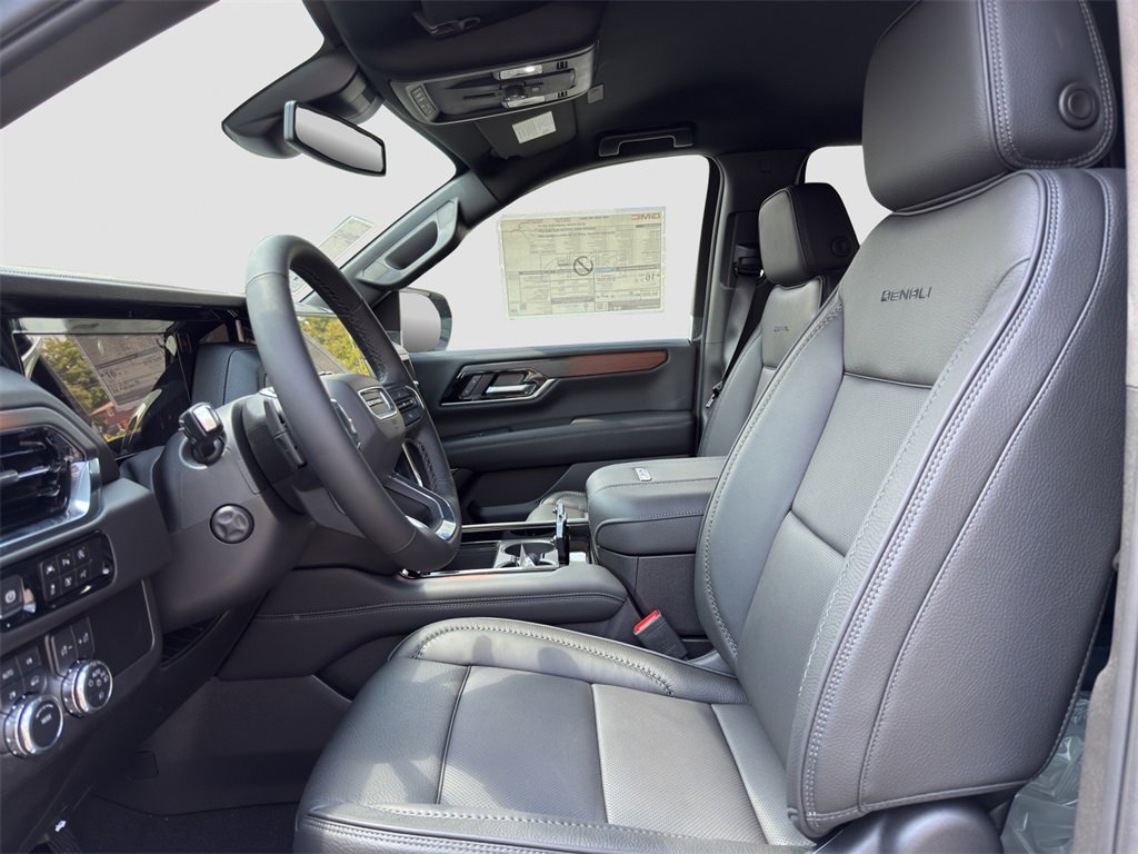 2025 Gmc Yukon Denali photo 3