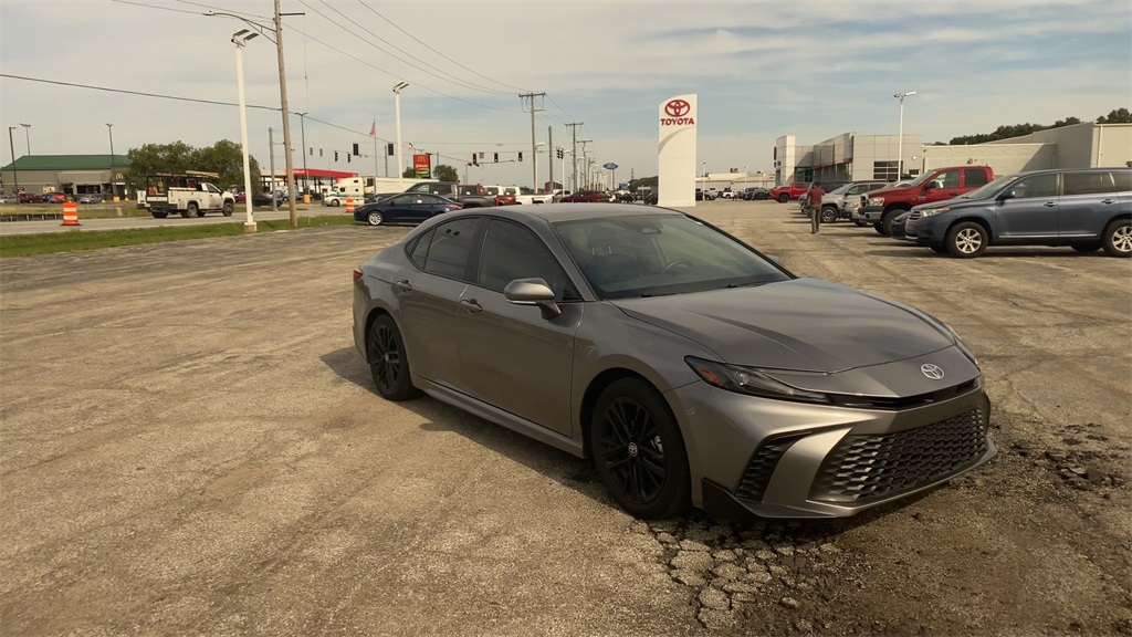 2025 Toyota Camry SE photo 2
