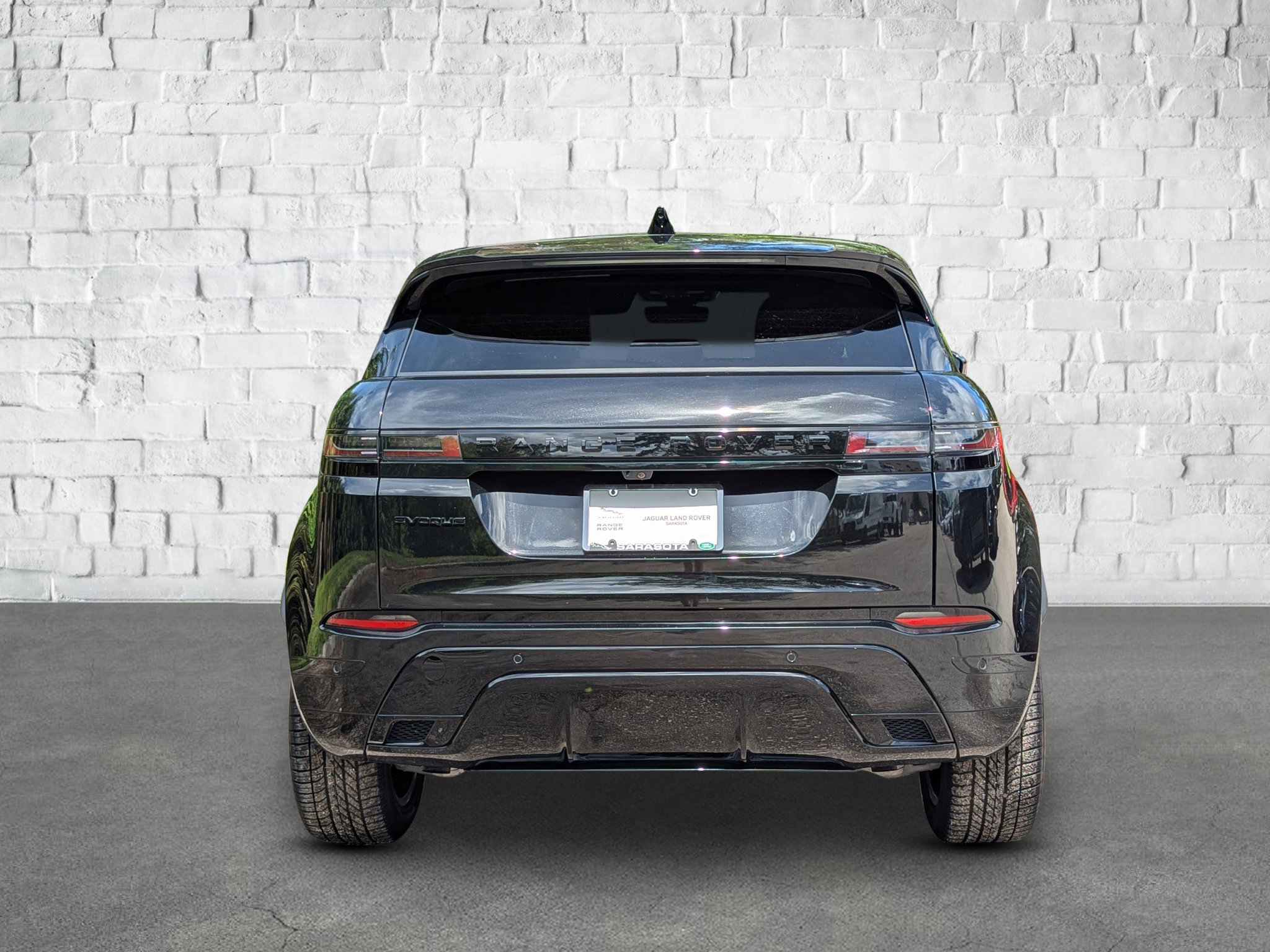 2024 Land Rover Range Rover Evoque Dynamic SE photo 4