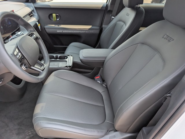 New 2025 ATLAS WHITE/BLACK Hyundai XRT image 10