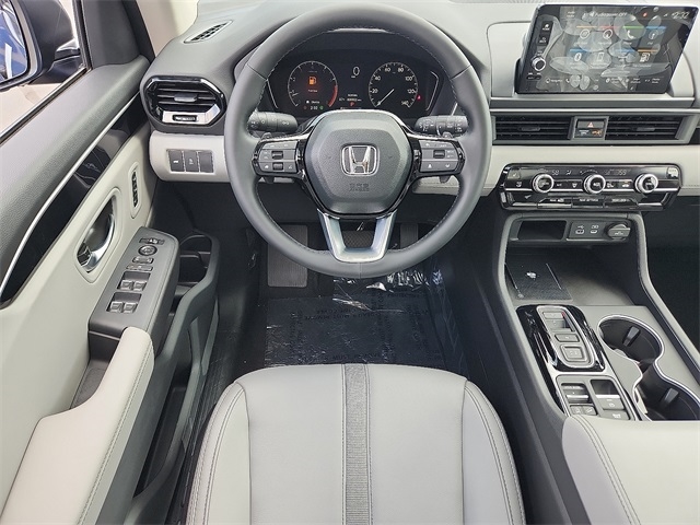 2025 Honda Pilot Touring photo 4