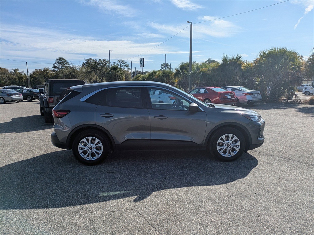 2024 Ford Escape Active photo 2