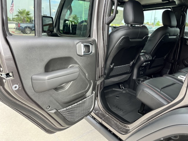 2025 Jeep Wrangler Rubicon photo 16