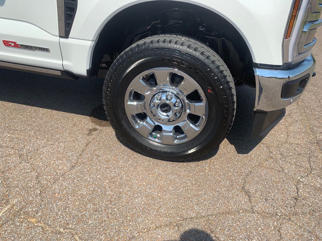 2026 Ford F-250 photo 9