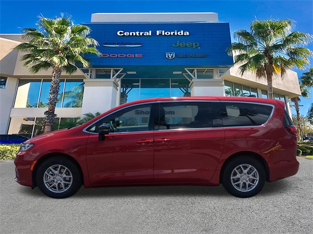 2026 Chrysler Pacifica photo 4