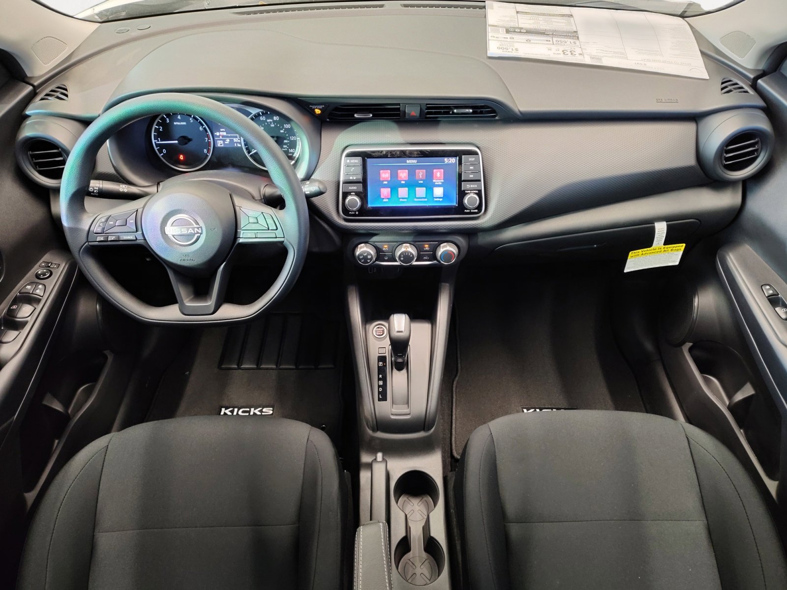 2025 Nissan Kicks Play S photo 2