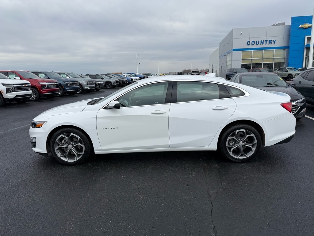 2024 Chevrolet Malibu 1LT photo 2